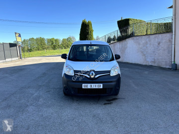 عربة نفعية مقفلة Renault