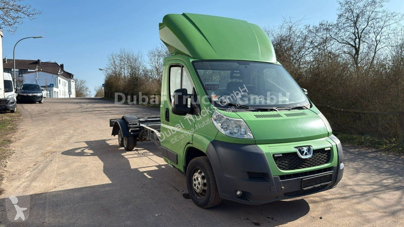 Véhicule utilitaire Peugeot HDi Motor NEU mit...