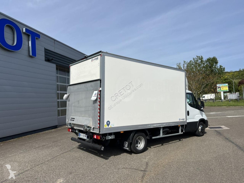 Samochód dostawczy Iveco DAILY 35C16 3L Caisse...
