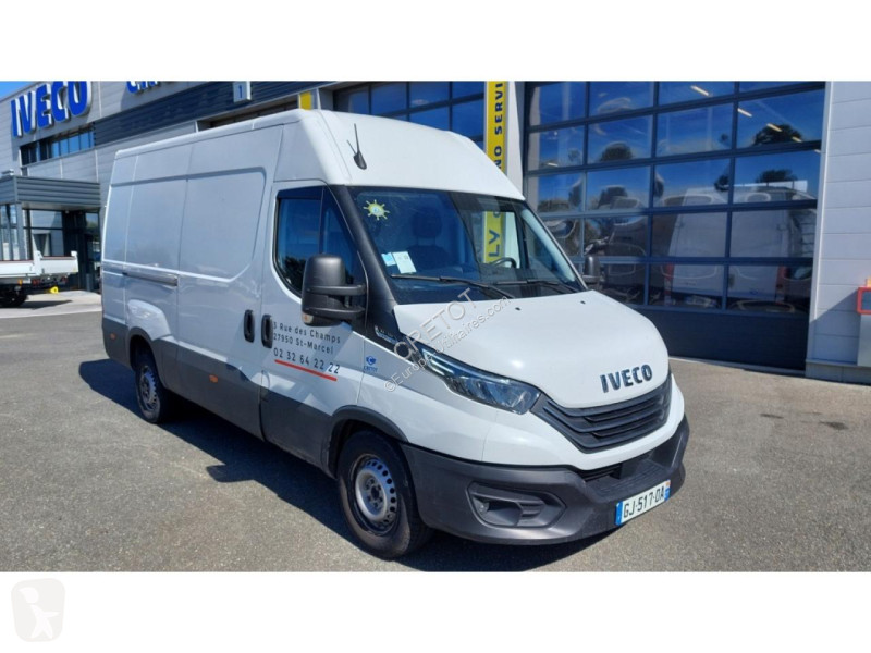 Véhicule utilitaire Iveco DAILY 35 S 14 V 12 A8 E6