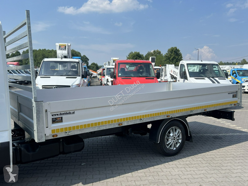 Лекотоварен автомобил Iveco 35S18 H