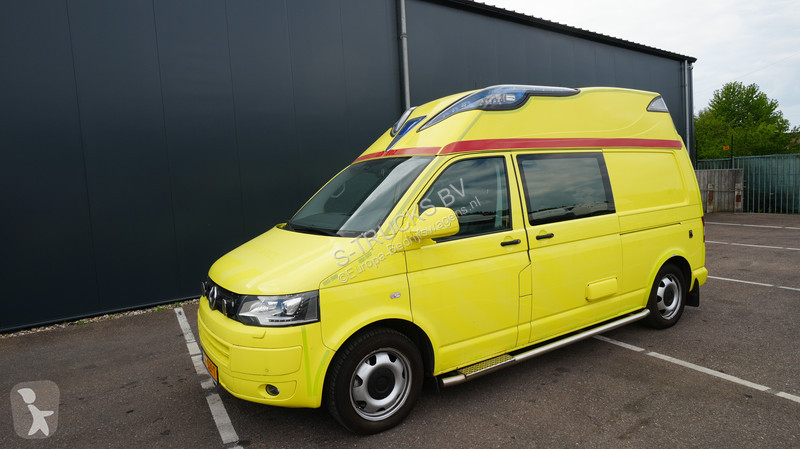 Véhicule utilitaire Volkswagen AMBULANCE MEDIC...
