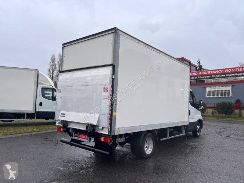 عربة نفعية Iveco