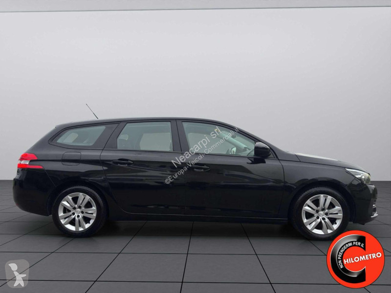 عربة نفعية Peugeot