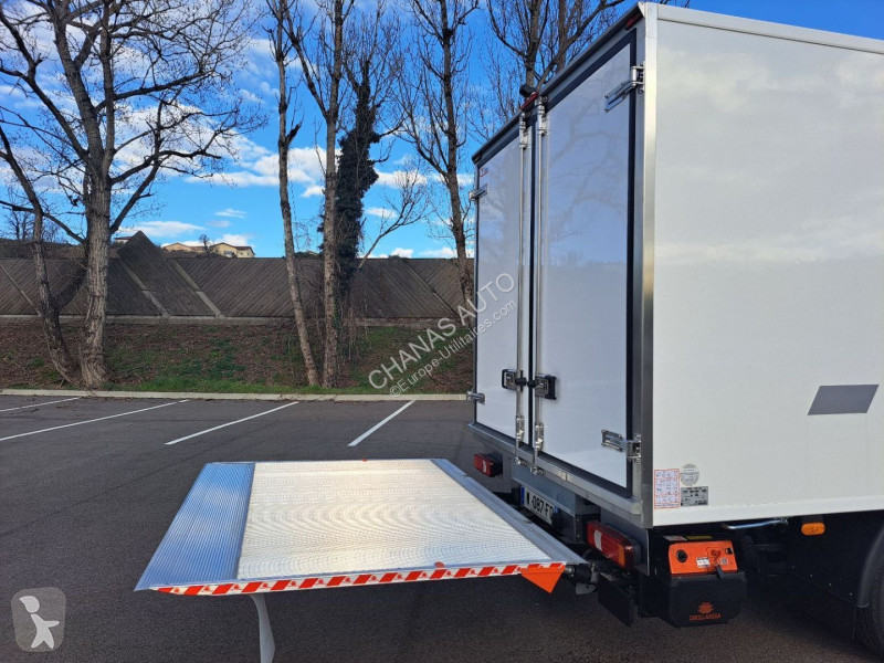 Véhicule utilitaire Iveco 35C18 A8 180CV 3L...