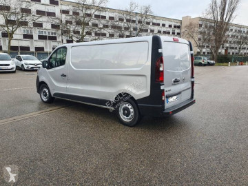 Fourgon moyen Nissan