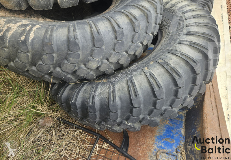 Furgoneta  Tires
