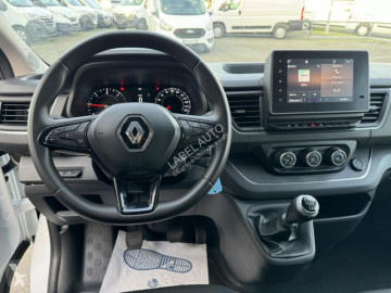 عربة نفعية مقفلة Renault