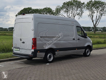 Furgon dostawczy Mercedes
