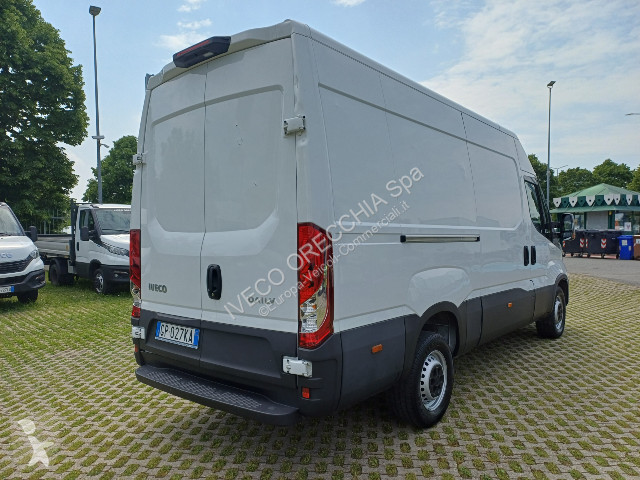 Véhicule utilitaire Iveco DAILY 35S16 - 3520