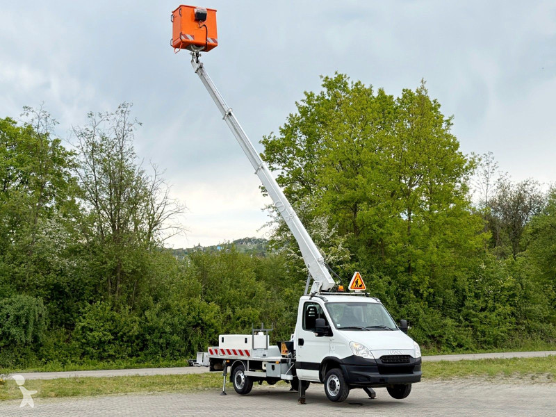 Samochód dostawczy Iveco DAILY...