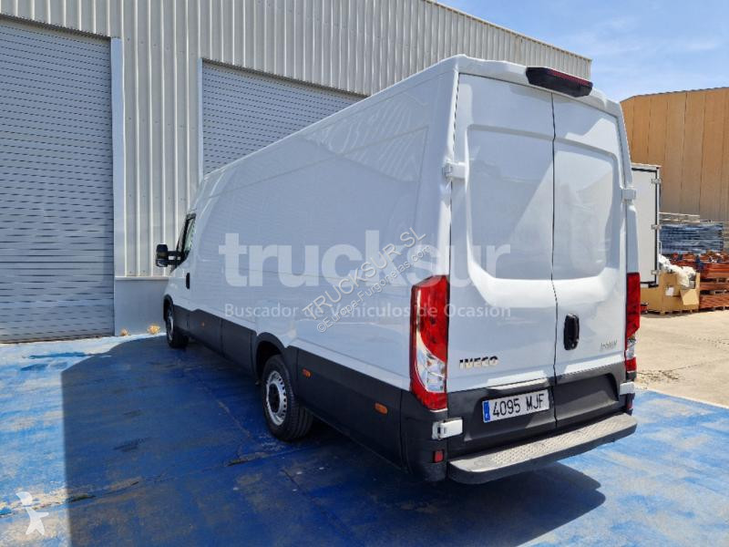 Iveco  DAILY 35S16 16M3 van
