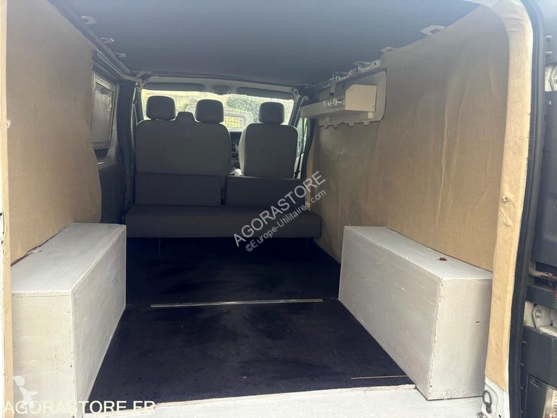 Véhicule utilitaire  Renault trafic