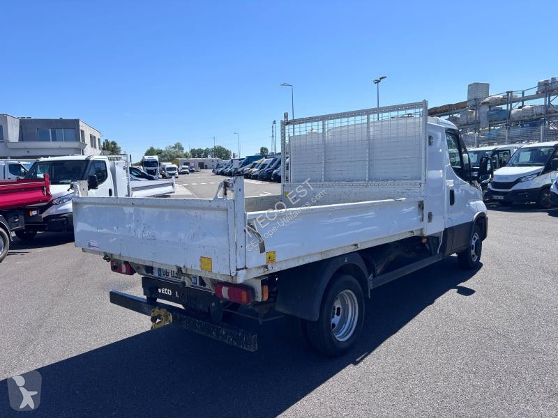 Véhicule utilitaire Iveco moteur 3.0 L - BENNE...