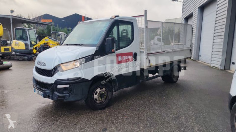 Con volquete Iveco