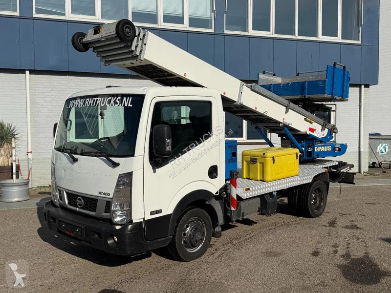 Furgoneta Nissan 35.13 met paus verhuislift 25...