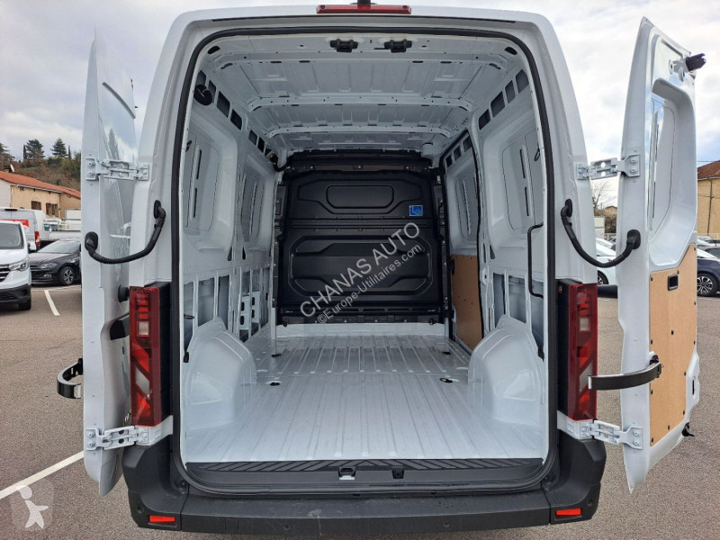 Furgoneta Renault 3T5 L2H2 BLUE DCI 150