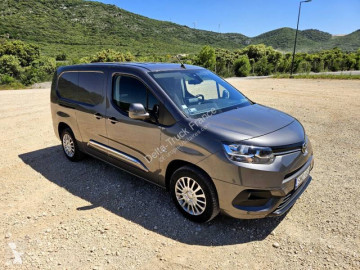 Furgoneta mediana Toyota