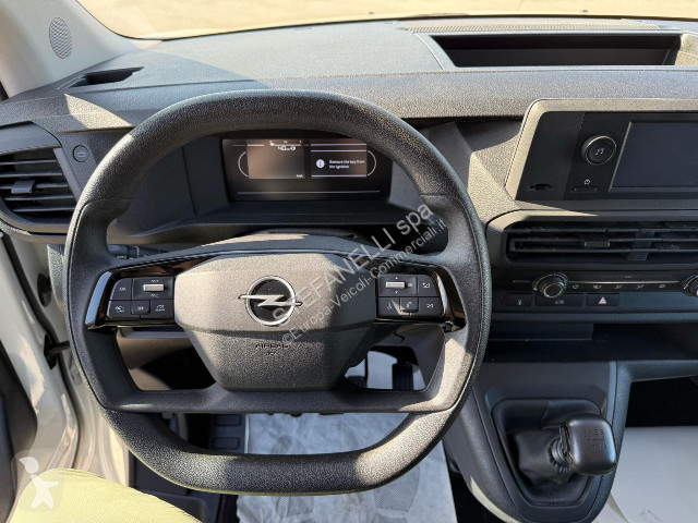 Veicolo commerciale Opel VIVARO 2.0 145 L2H1