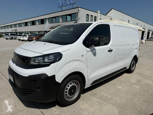 عربة نفعية Opel VIVARO 2.0 145CV L2H1