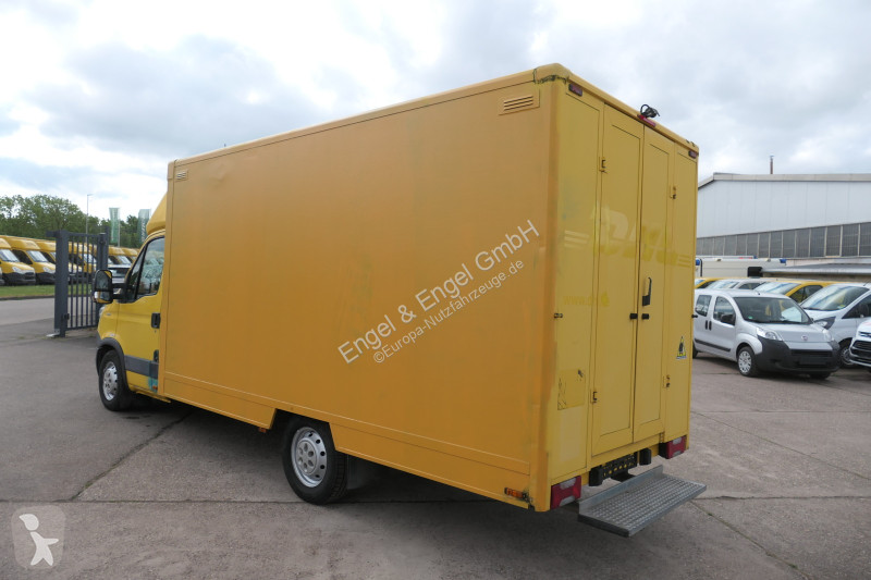 Véhicule utilitaire Iveco Daily 35 S11 C30C...