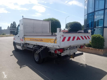 Utilitaire benne Mercedes