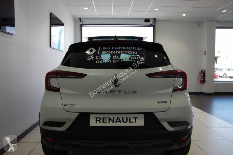 Samochód dostawczy Renault (2) Initiale Paris...