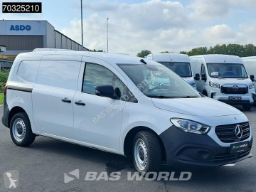 Pojazd dostawczy Mercedes