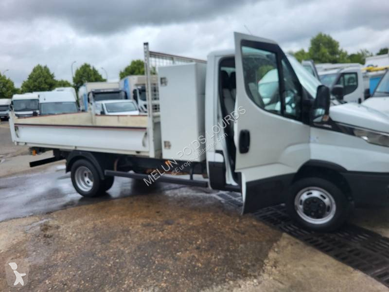 Iveco 35C18A8 van