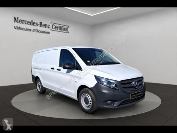 عربة نفعية مقفلة Mercedes