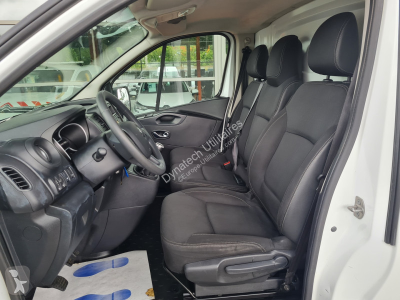 Véhicule utilitaire Renault TRAFIC III FG L1H1...