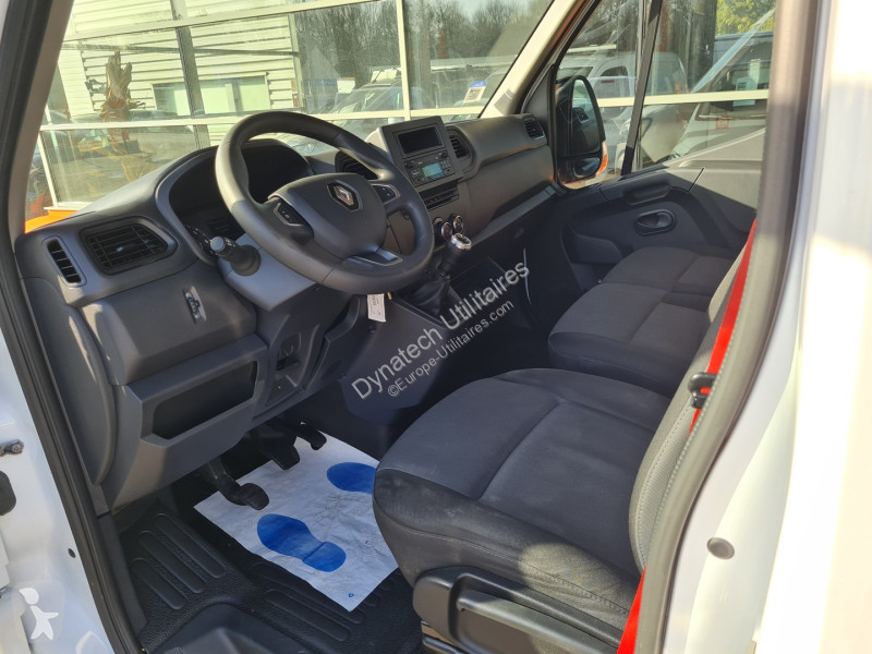 Véhicule utilitaire Renault MASTER III FG F3300...