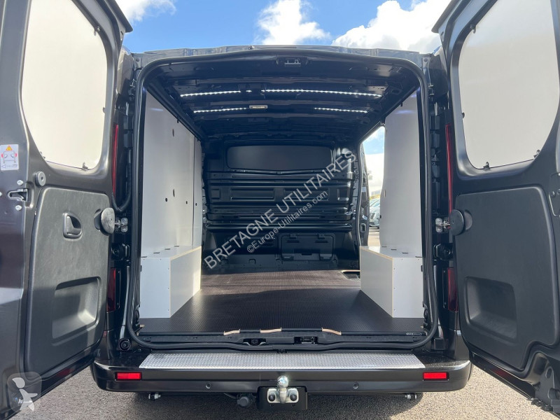 Véhicule utilitaire Renault TRAFIC III FG NEUF:...