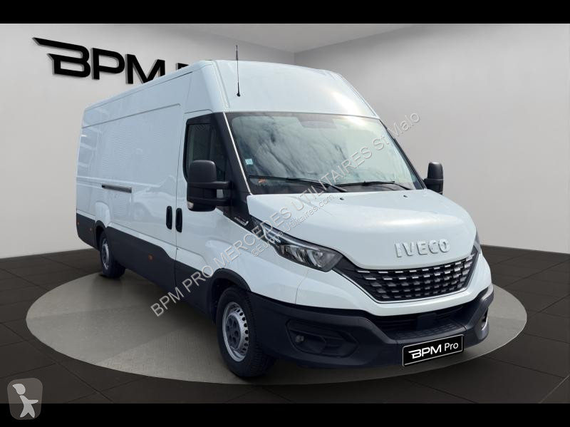 Véhicule utilitaire Iveco 35S Fg 35S16H V16...