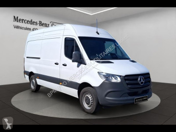 Furgon dostawczy Mercedes