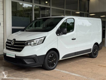 عربة نفعية مقفلة Renault