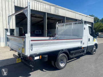 عربة نفعية قلابة قياسي Iveco