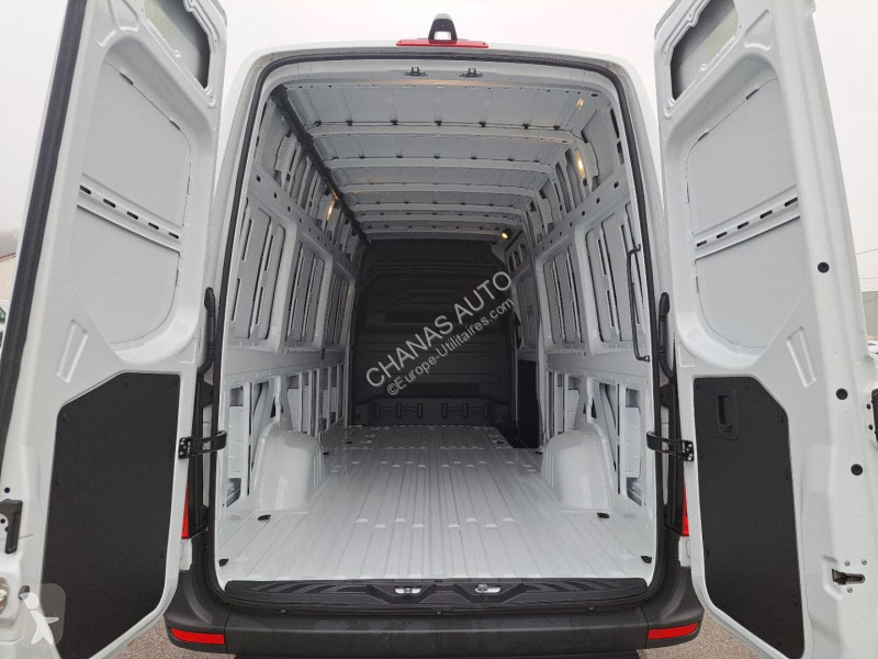 Véhicule utilitaire Mercedes 317 CDI 43 3.5T...