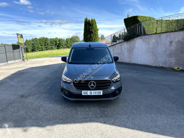 Fourgonnette Mercedes