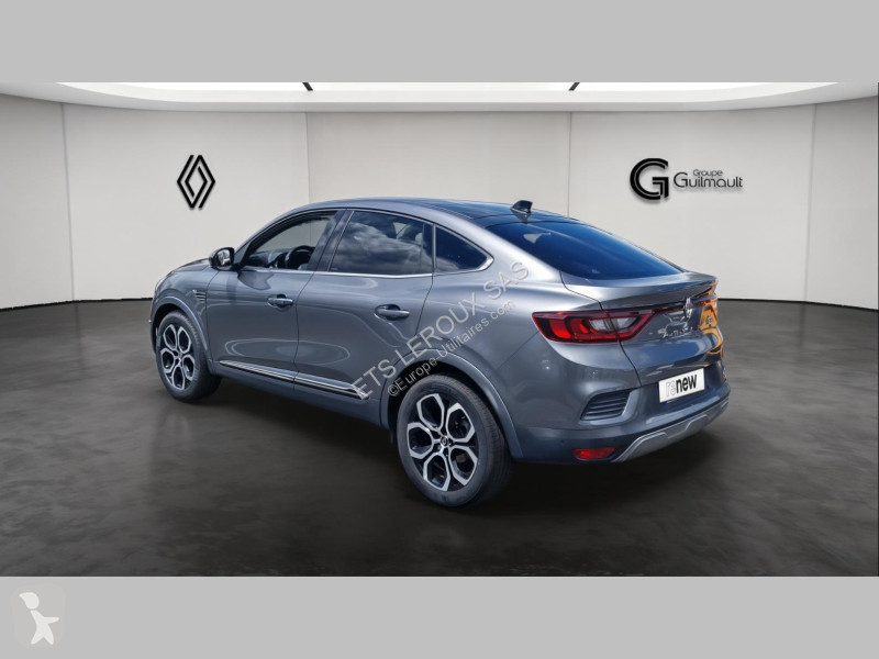 عربة نفعية Renault ARKANA
