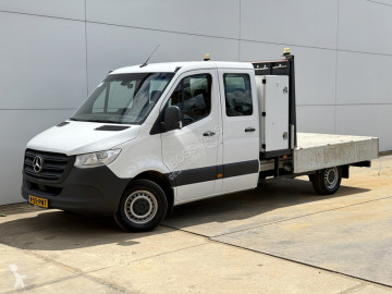 Utilitaire plateau Mercedes