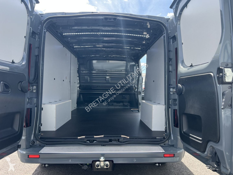 Véhicule utilitaire Renault TRAFIC III FG NEUF:...