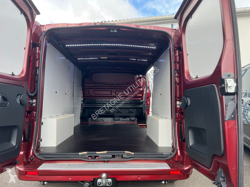 Véhicule utilitaire Renault TRAFIC III FG NEUF:...