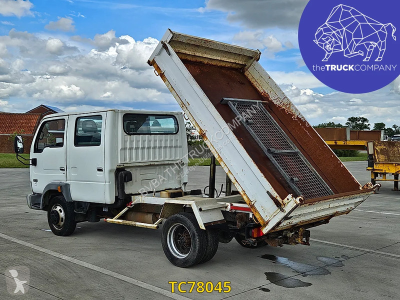 عربة نفعية Nissan 120cv dc benne