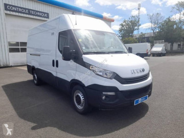 Fourgon moyen Iveco