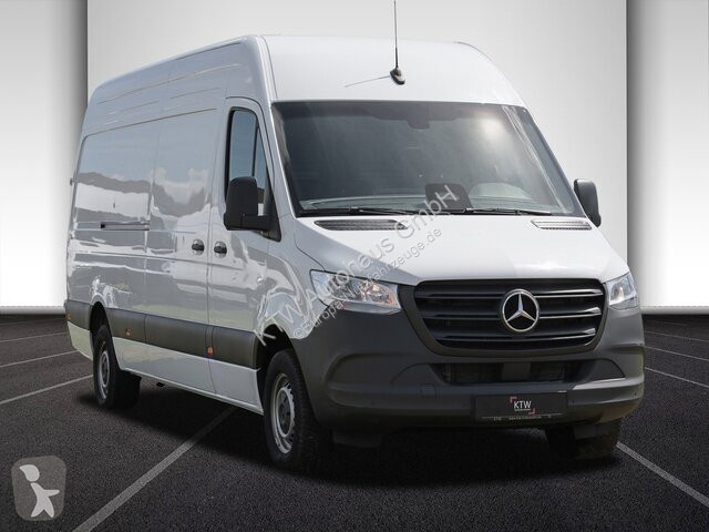 Коммерческий автомобиль Mercedes Sprinter 317...