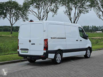Furgon dostawczy Mercedes