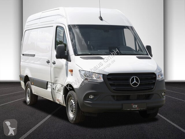 Véhicule utilitaire Mercedes Sprinter 317...