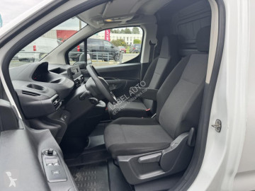 عربة نفعية مقفلة Peugeot