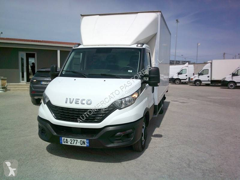 عربة نفعية Iveco